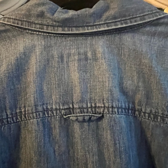 Liz Claiborne Classic Blue Denim Top - Picture 11 of 14